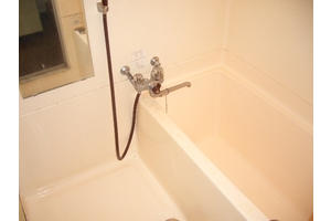 バス・シャワールーム　シャワー付き風呂