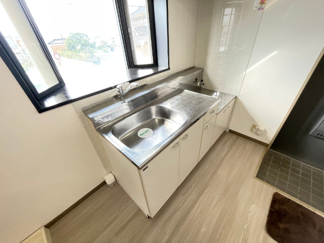 キッチン　２口コンロが置けます。