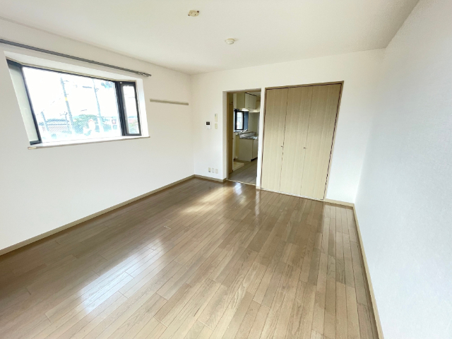 居室・リビング　洋室１０帖あります。