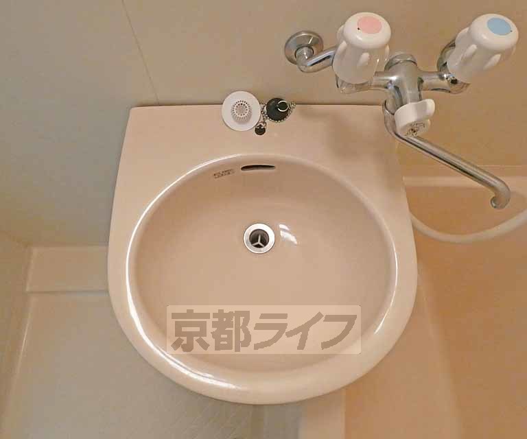 洗面設備　洗面台です