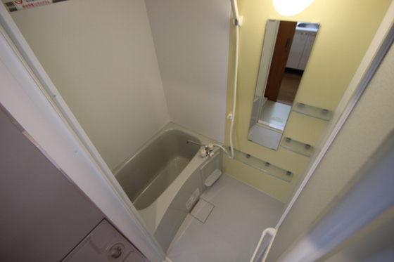 バス・シャワールーム　※別部屋の写真です