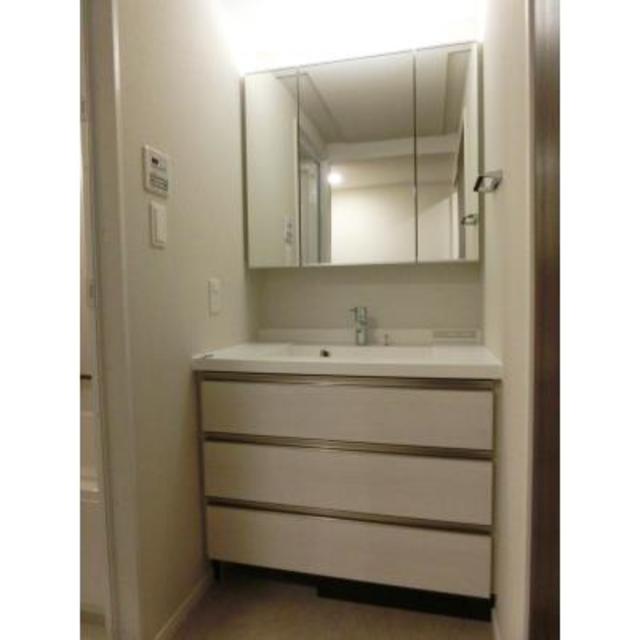 洗面設備　※写真は同タイプ住戸です。