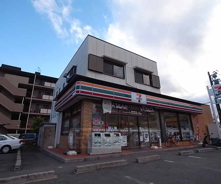コンビニ　セブンイレブン京都桂上野店（コンビニ）まで600m