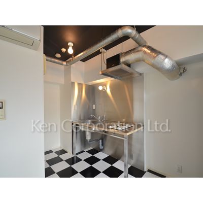 キッチン　同タイプ2階のお部屋を撮影。仕様が異なることがあります。