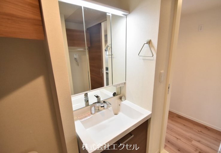 洗面設備　独立洗面台完備です。