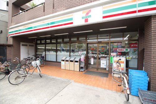 コンビニ　セブンイレブン 熊の前店（コンビニ）まで525m