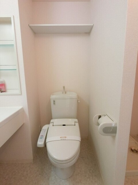 トイレ　温水洗浄暖房便座