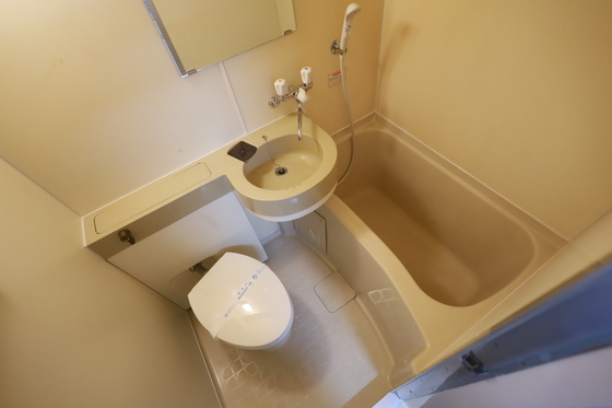 バス・シャワールーム　※別部屋の写真です