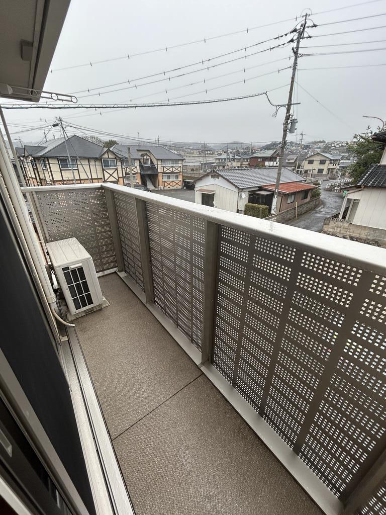 バルコニー　同物件・別部屋の写真です