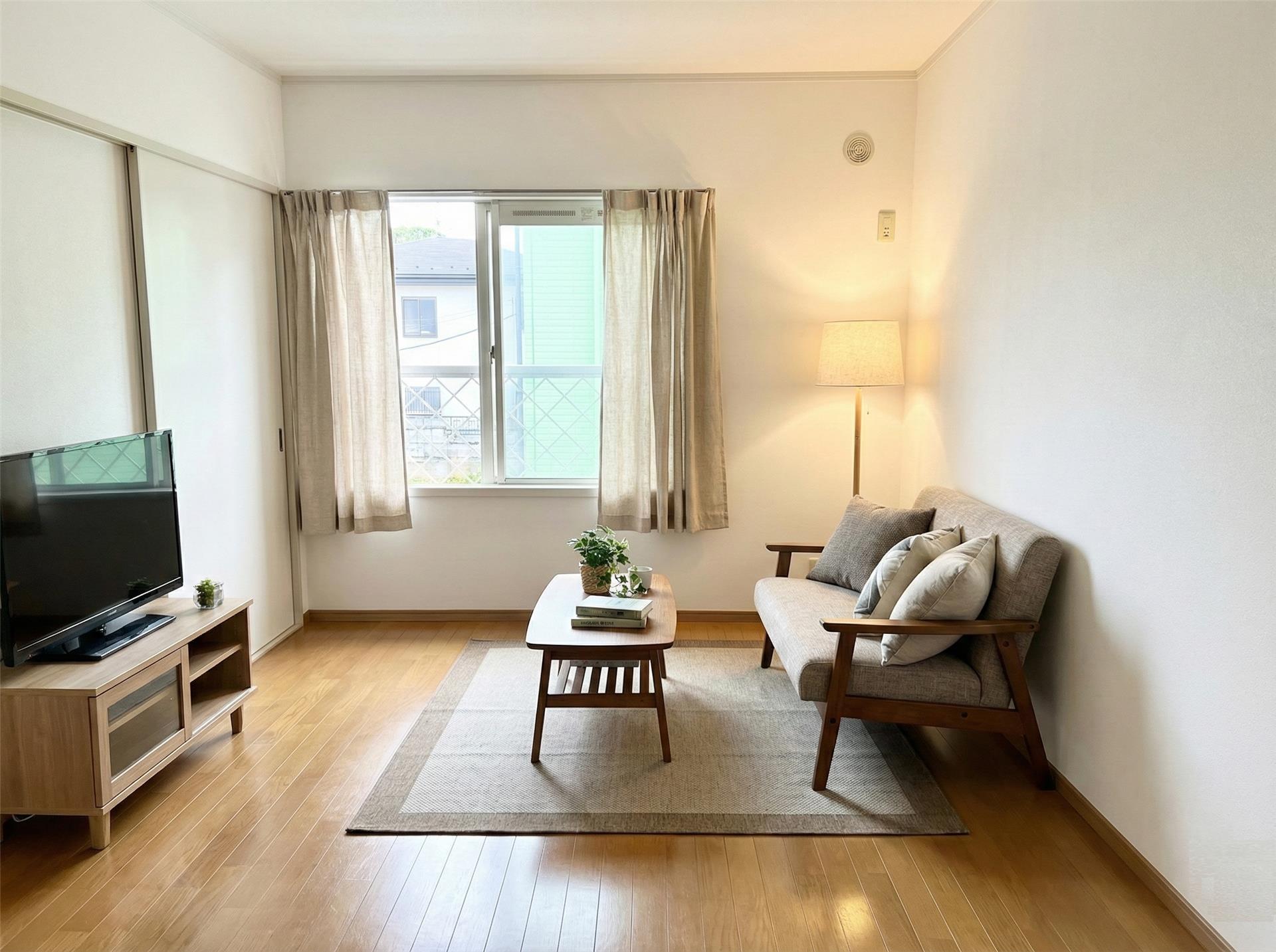 居室・リビング　【イメージ画像】 明るいフローリングのお部屋は、ソファやテレ