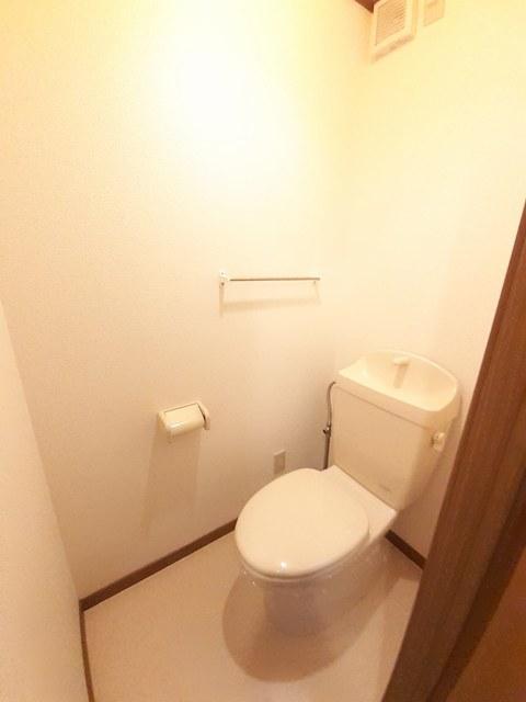 トイレ　温水洗浄便座