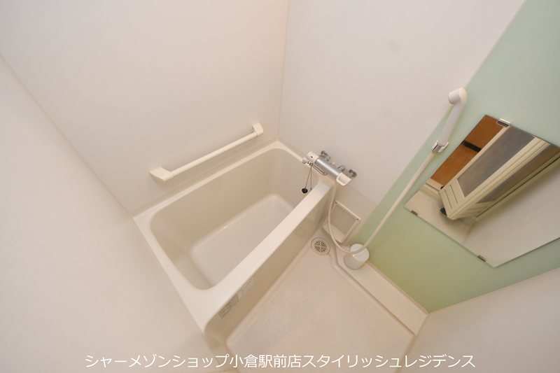 バス・シャワールーム　写真と異なる場合は現況を優先します