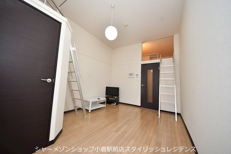 居室・リビング　写真と異なる場合は現況を優先します