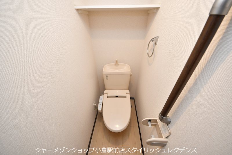 トイレ　写真と異なる場合は現況を優先します