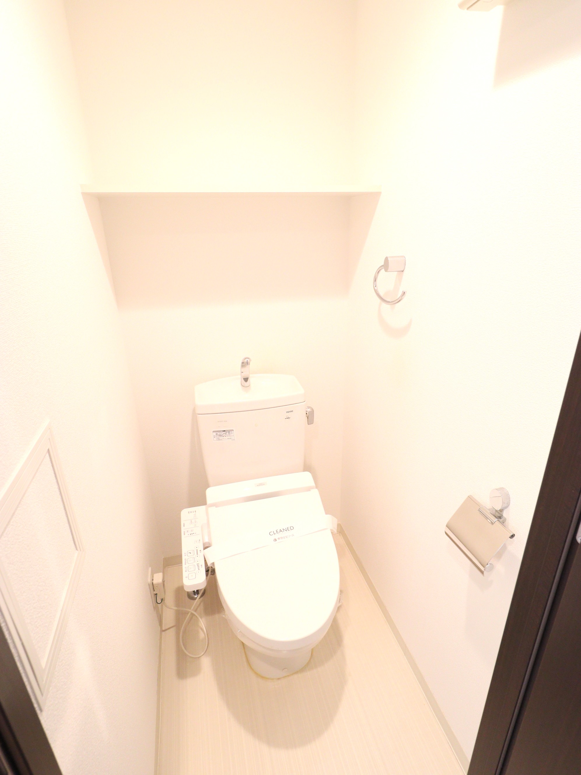 トイレ　温水洗浄暖房便座付き