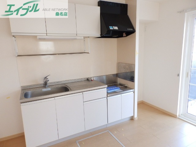 キッチン　同物件別室反転タイプ画像