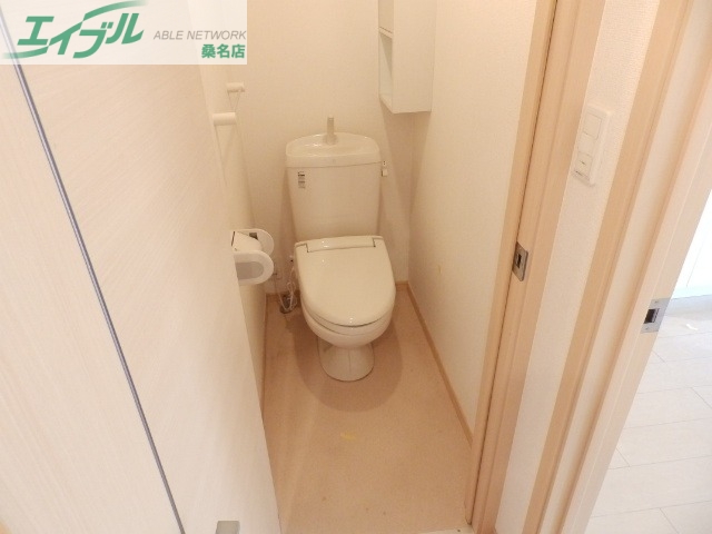 トイレ　同物件別室反転タイプ画像