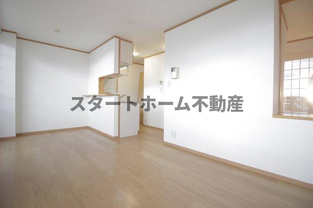 居室・リビング　こちらの居間で趣味の時間をお楽しみください