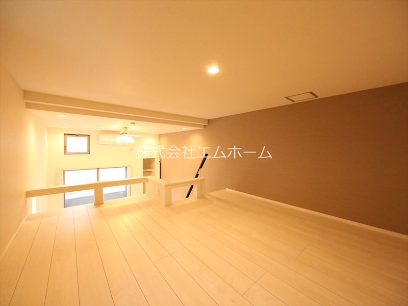 その他部屋・スペース　階段式上段ロフト6.4帖（収納にも寝室にも使えます）