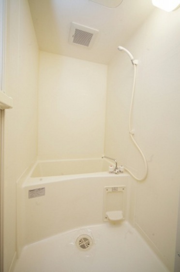 バス・シャワールーム　他号室のお写真です