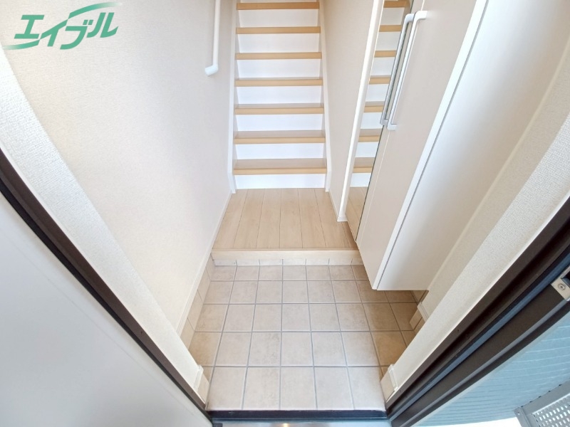 玄関　同型参考写真