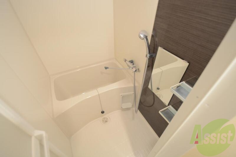 バス・シャワールーム　お風呂で一日の疲れを癒やしましょう。