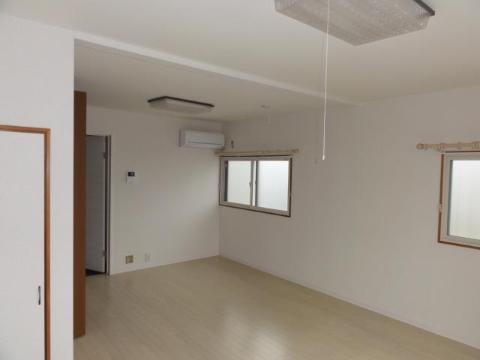 居室・リビング　室内