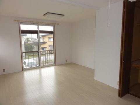 居室・リビング　室内