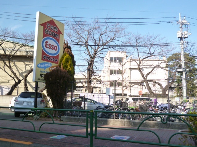 小学校　練馬区立大泉小学校（小学校）まで75m