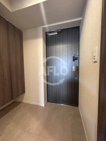 玄関　コンフォリア・リヴ新大阪西宮原ソルテラス　玄関