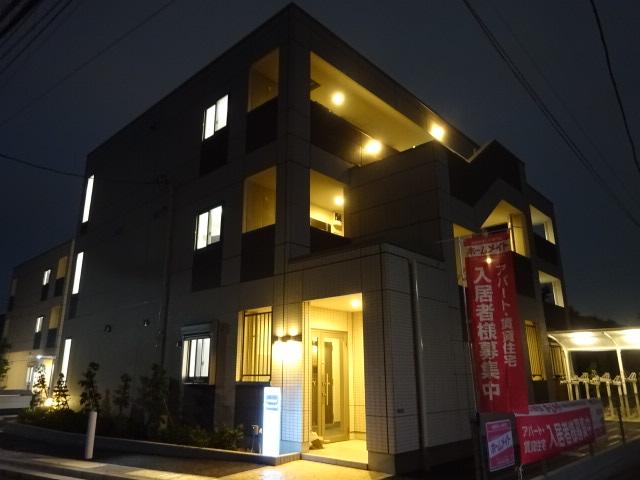 建物外観　外観写真（夜）