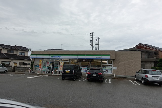 コンビニ　ファミリーマート（コンビニ）まで5147m