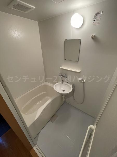 バス・シャワールーム　バス・トイレ別です