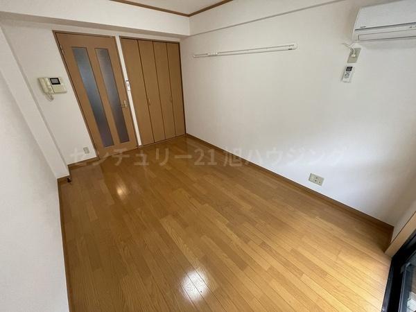 居室・リビング　洋室６．８帖