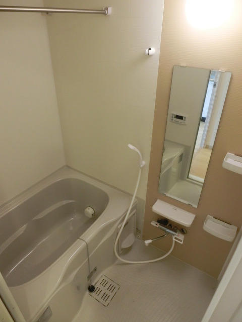 バス・シャワールーム　浴室乾燥機付きバスルーム。疲れをリセット。