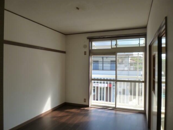 居室・リビング　最上階・二面採光・ペット飼育OK☆