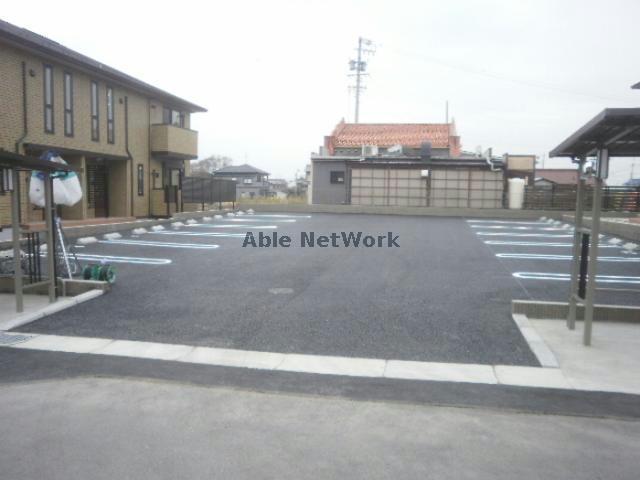 駐車場　駐車場