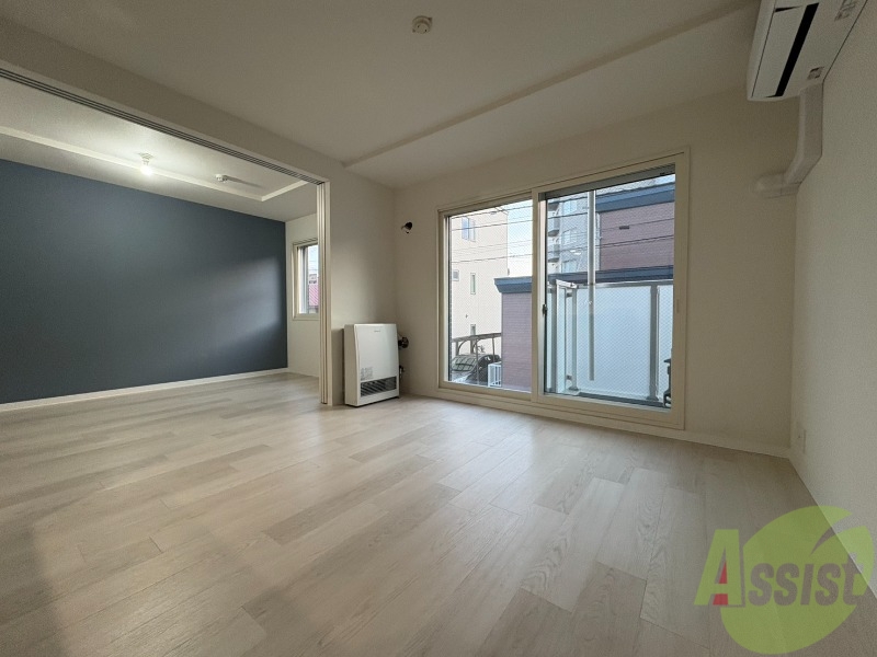 居室・リビング　広くてきれいなリビングです！快適に過ごせそうですね。