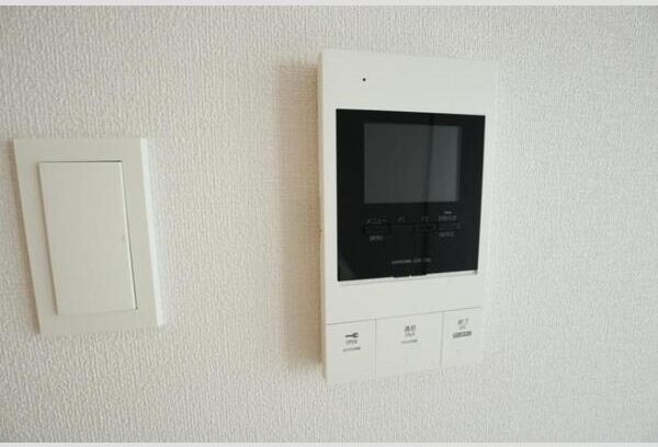 セキュリティ　防犯面に配慮したＴＶモニターホン付きです！