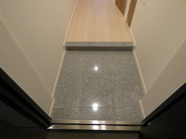 玄関　【家具家電一式付き】【見学予約受付中】【仲介料減額】【弊社管