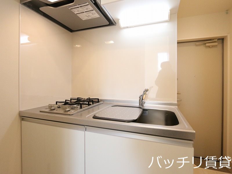 キッチン　別号室タイプの為、現状を優先致します。