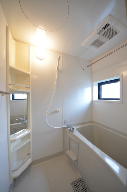 バス・シャワールーム　★ゆったりとしたバスルームで癒しのひと時を…★