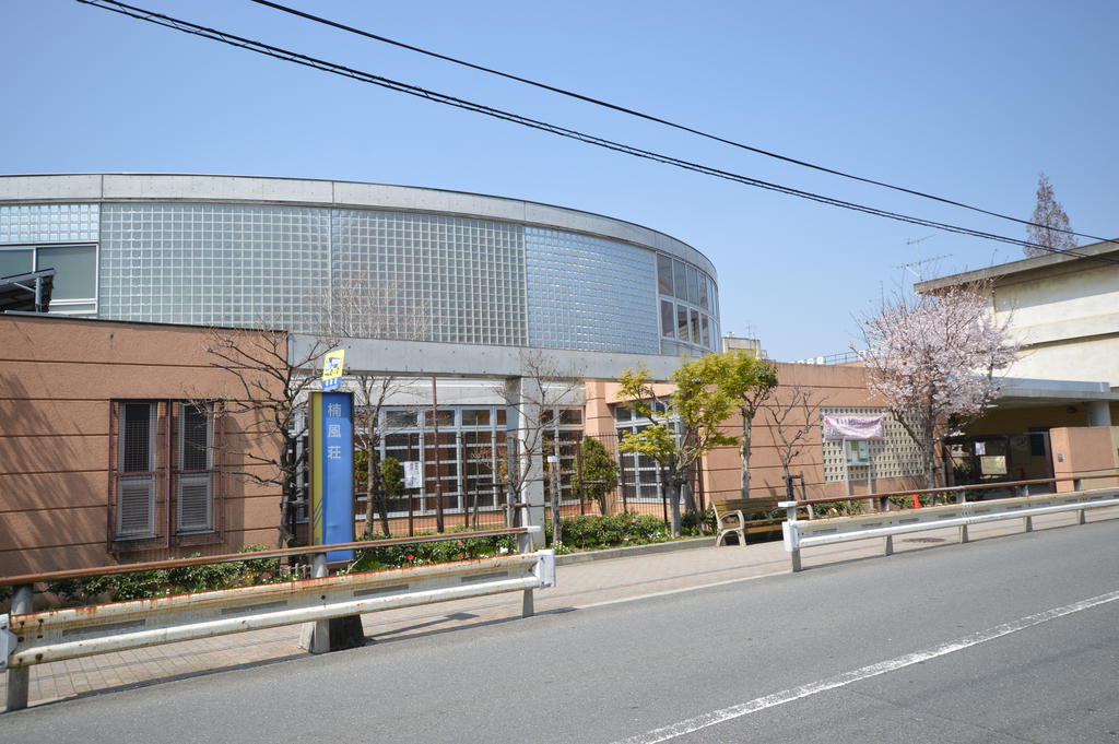小学校　東大阪市立成和小学校（小学校）まで749m