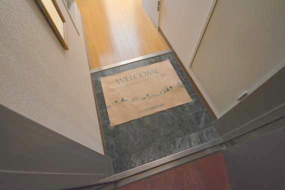 玄関　落ち着いたおしゃれな玄関です。