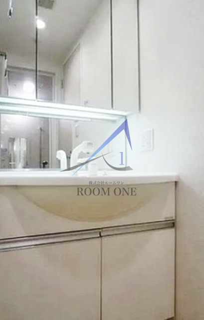 洗面設備　独立洗面台です。