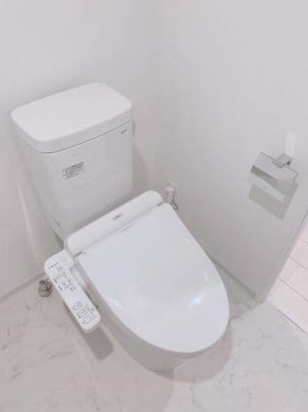 トイレ　※同仕様参考写真