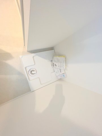 その他設備　嬉しい室内洗濯機置場。これで洗濯機も長持ちしますね。