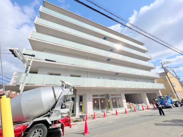 建物外観　オシャレな外観。この周辺では飛びぬけて目立っています。