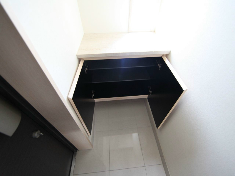 玄関　玄関　シューズボックス付