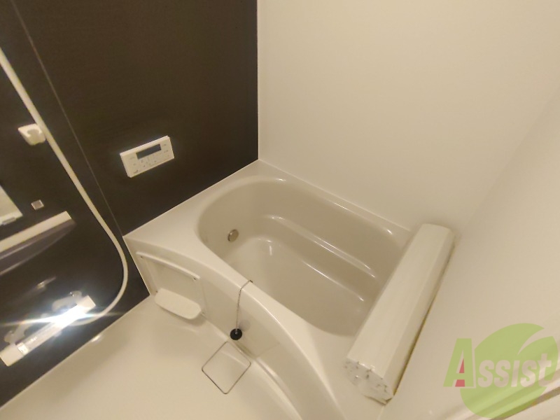 バス・シャワールーム　浴室は綺麗で追い焚きも付いて気持ちよくお過ごしいただけます。